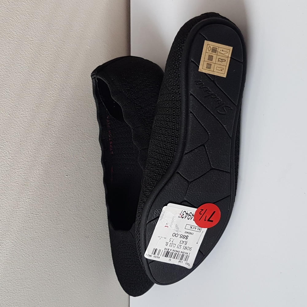 Cleos Skecher Shoes - Picture 8 of 10